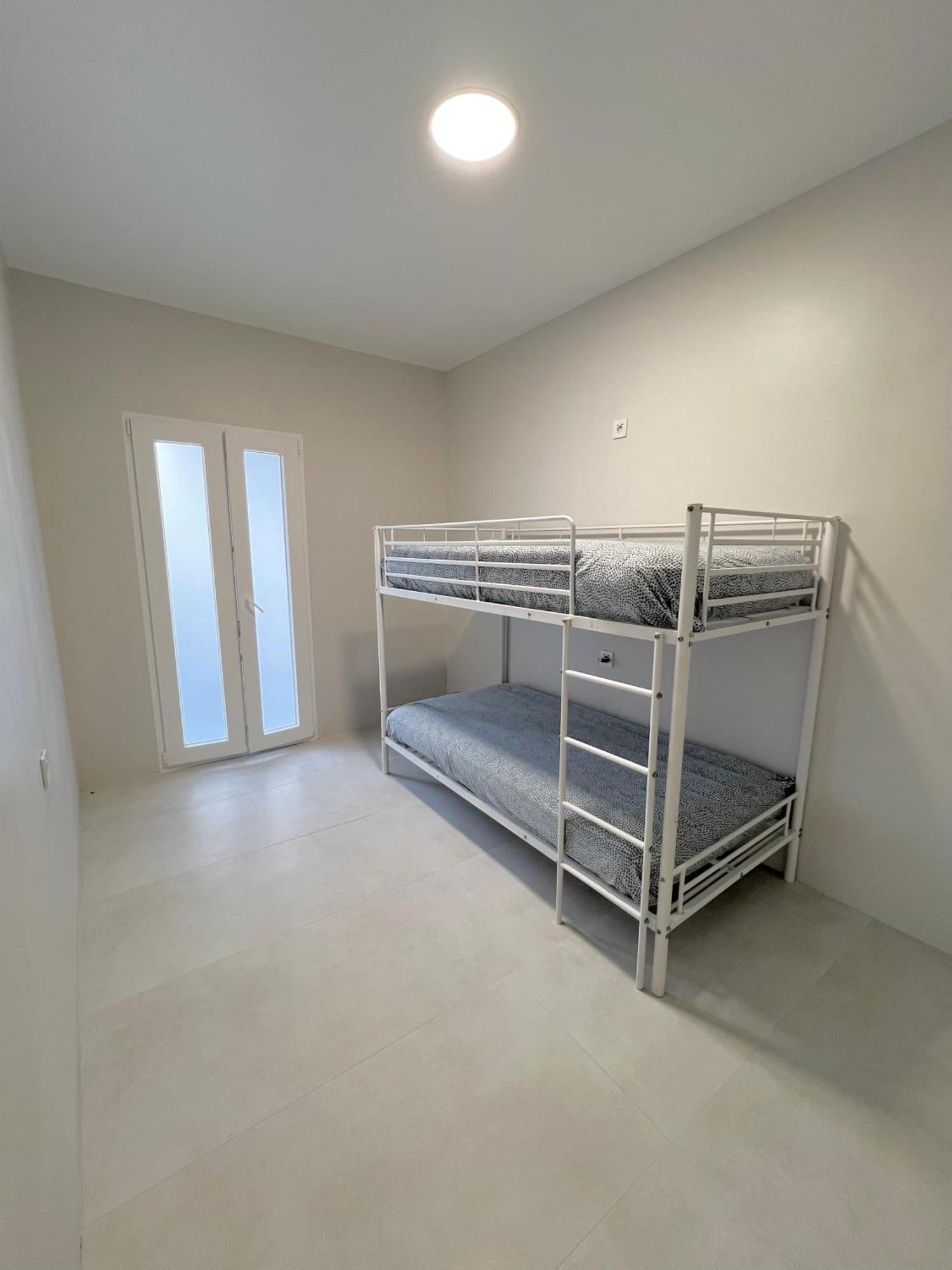 Hostel Oasis Μαδρίτη Εξωτερικό φωτογραφία