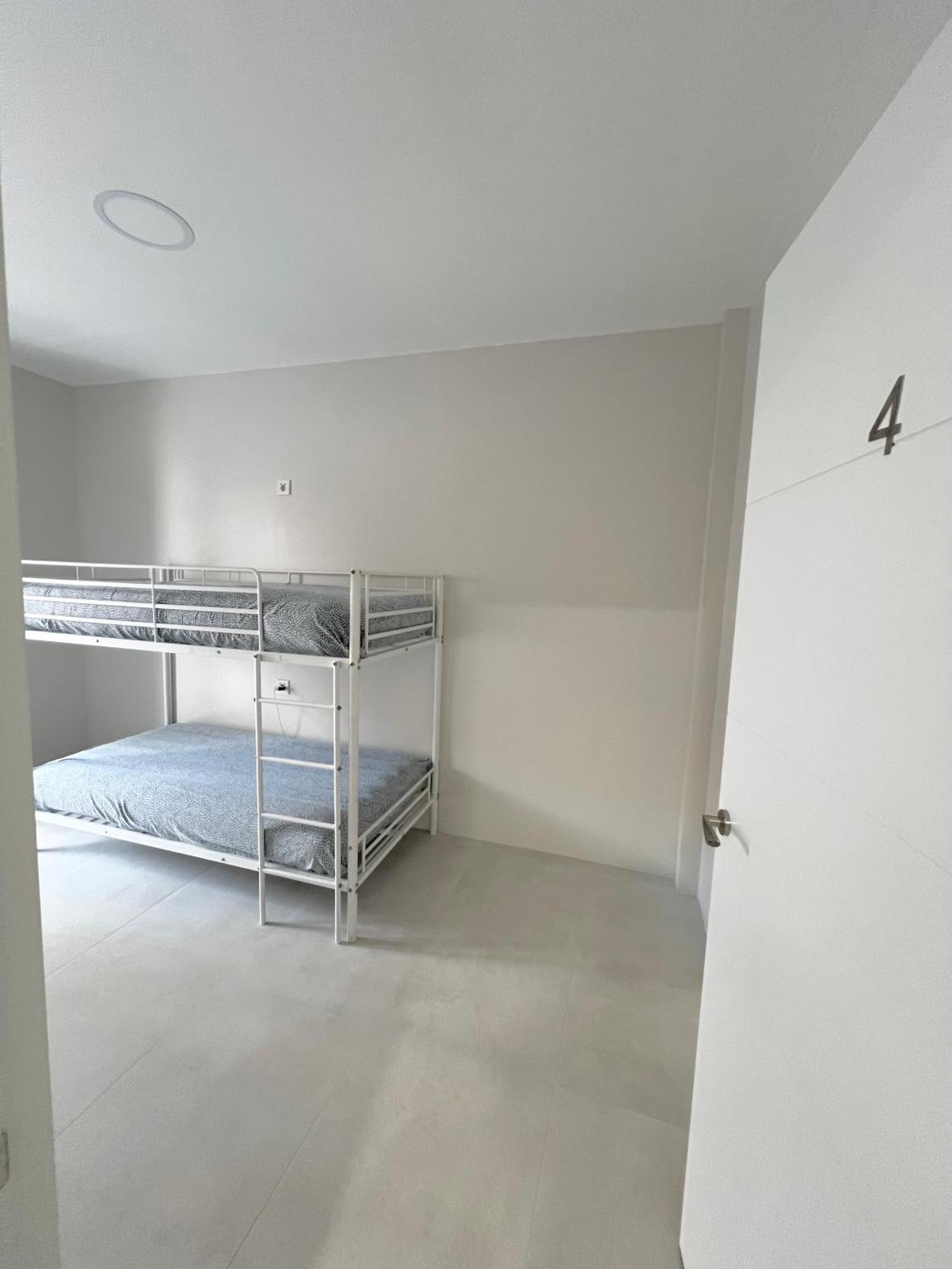 Hostel Oasis Μαδρίτη Εξωτερικό φωτογραφία