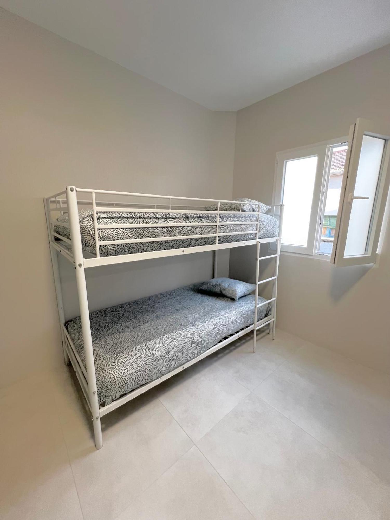 Hostel Oasis Μαδρίτη Εξωτερικό φωτογραφία