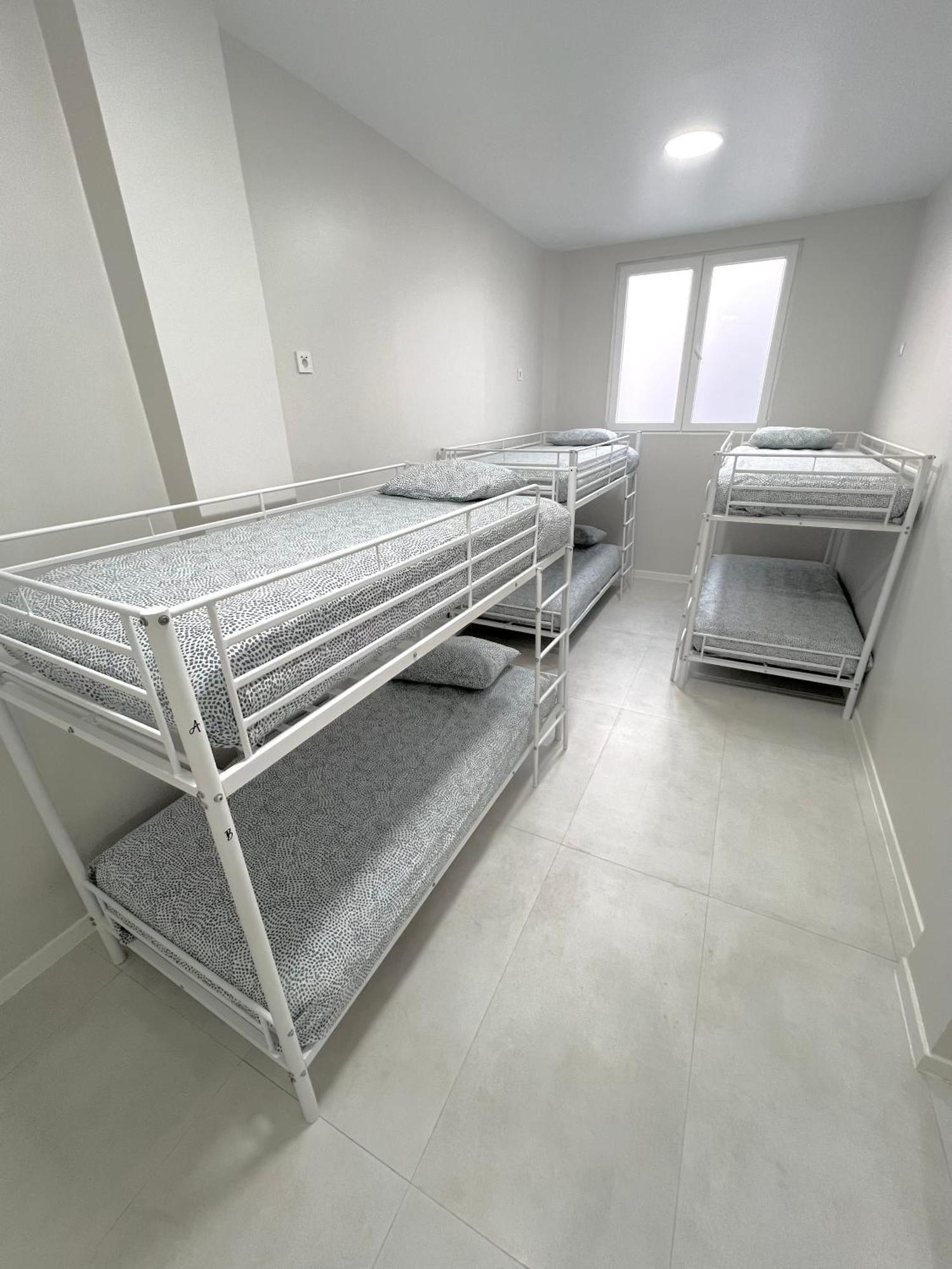 Hostel Oasis Μαδρίτη Εξωτερικό φωτογραφία
