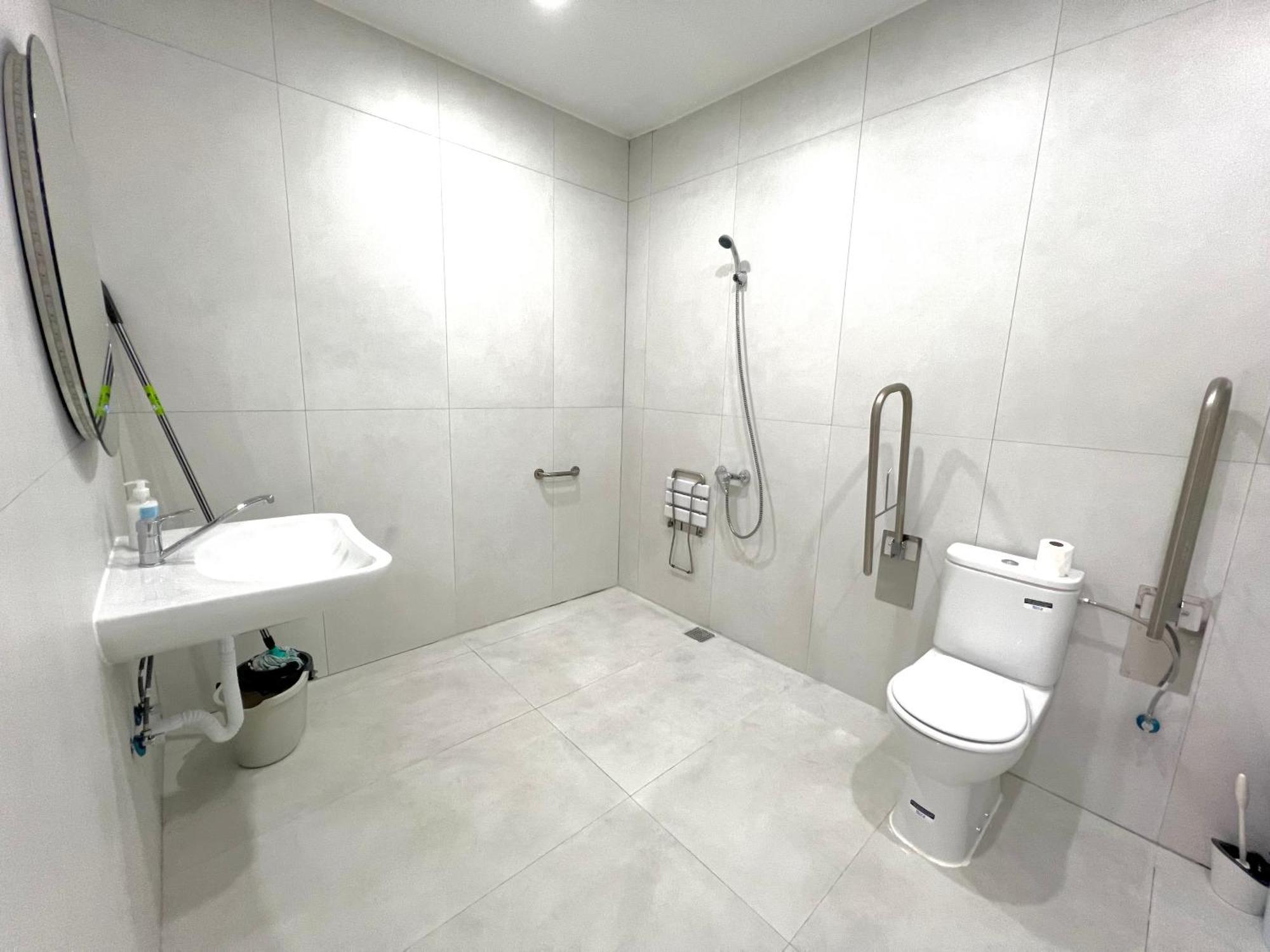 Hostel Oasis Μαδρίτη Εξωτερικό φωτογραφία