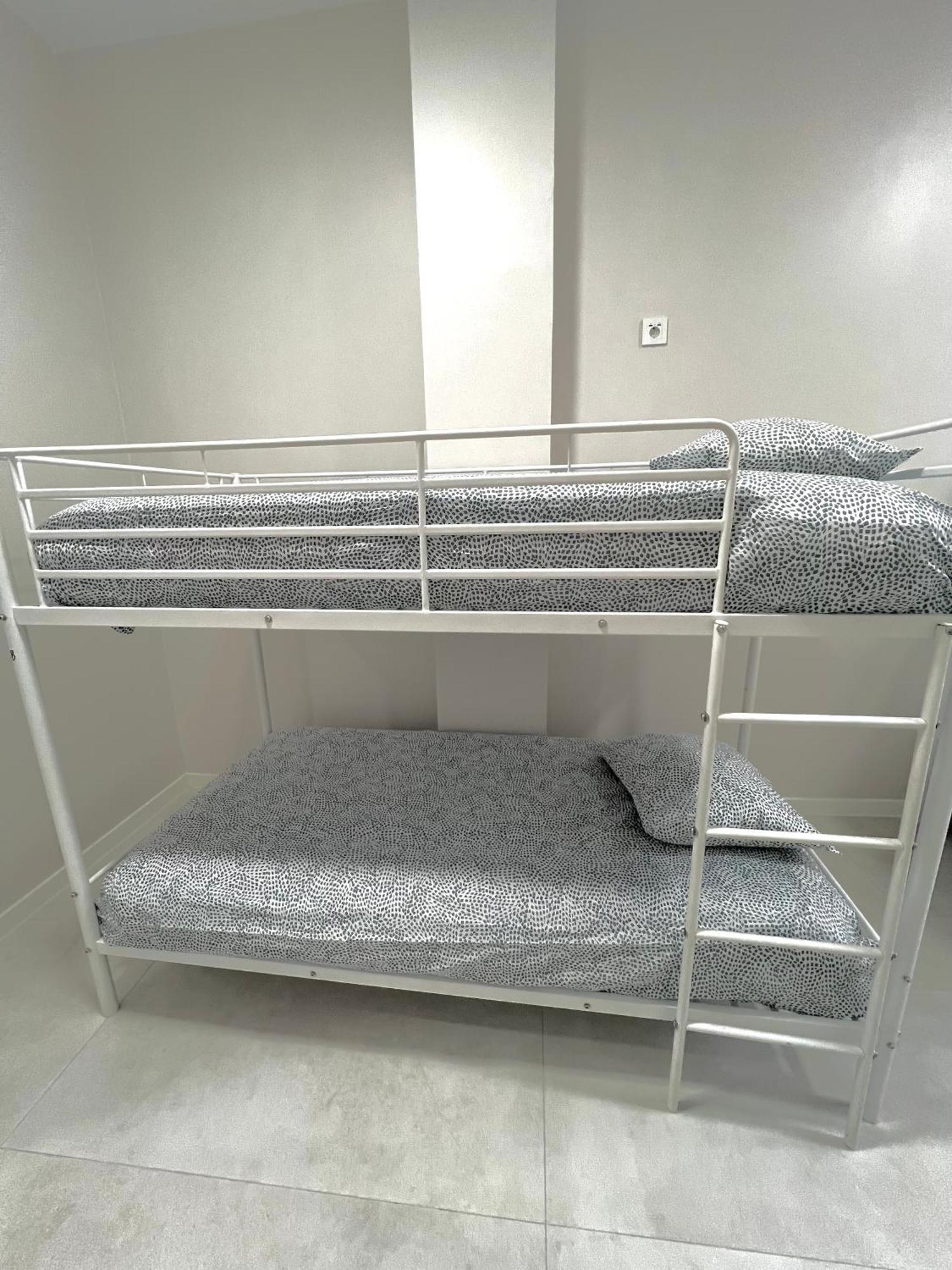 Hostel Oasis Μαδρίτη Εξωτερικό φωτογραφία