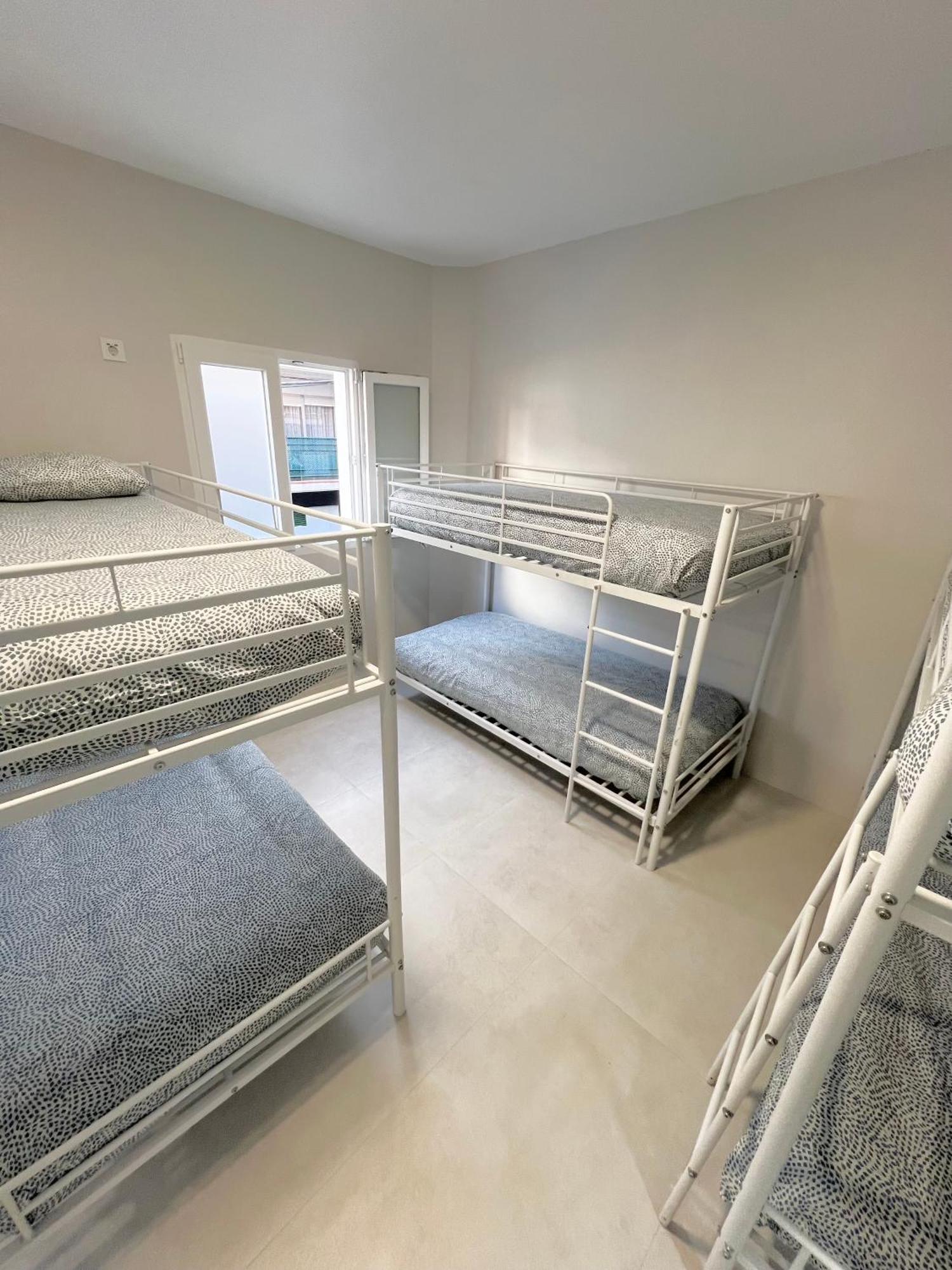 Hostel Oasis Μαδρίτη Εξωτερικό φωτογραφία